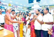 ನೆಹರೂನಗರದಲ್ಲಿ ದಿವಾಕರ ದಾಸ್ ನೇರ್ಲಾಜೆ ಮಾಲಕತ್ವದ ಎಸ್.ಎಲ್.ವಿ. ಬುಕ್ ಹೌಸ್ ಶುಭಾರಂಭ