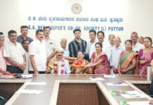 ಜೇನು ವ್ಯವಸಾಯಗಾರರ ಸಹಕಾರ ಸಂಘದ ವ್ಯವಸ್ಥಾಪನಾ ನಿರ್ದೆಶಕ ತಿಮ್ಮಯ್ಯ ಪಿಂಡಿಮನೆಯವರಿಗೆ ಬೀಳ್ಕೊಡುಗೆ