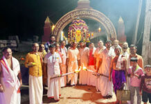 ಉಪ್ಪಿನಂಗಡಿ ಲಕ್ಷ್ಮೀ ವೆಂಕಟರಮಣ ದೇವಾಲಯದಲ್ಲಿ ಕಾರ್ತಿಕ ಹುಣ್ಣಿಮೆಯ ಲಕ್ಷ ದೀಪೋತ್ಸವ