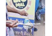 ಸ್ಕೂಟರ್ ಒಳಗಡೆ ನುಗ್ಗಿದ ನಾಗರಾಜ : ರಕ್ಷಣೆ