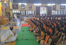 ಅಂಬಿಕಾ ವಿದ್ಯಾರ್ಥಿಗಳಿಂದ ಶೃಂಗೇರಿ ಭೇಟಿ, ಶಾರದಾಮಾತೆ ಹಾಗೂ ಗುರುದರ್ಶನ