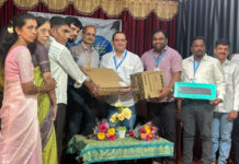 ಅಲಂಕಾರು ಶಾಲೆಯಲ್ಲಿ ಪ್ರಮಾಣಪತ್ರ ವಿತರಣೆ, ಕಂಪ್ಯೂಟರ್ ಕೊಡುಗೆ