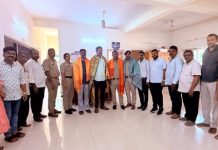 ನಾಪತ್ತೆಯಾಗಿದ್ದ ಕೊಂಬೆಟ್ಟು ಪ.ಪೂ. ಕಾಲೇಜು ವಿದ್ಯಾರ್ಥಿ ಶ್ರೀವತ್ಸ ಮಂಜೇಶ್ವರದಲ್ಲಿ ಪತ್ತೆ : ಕಾರ್ಯಾಚರಣೆ ನಡೆಸಿದ ಬೆಳ್ಳಾರೆ ಠಾಣಾ ಎಸ್.ಐ. ಈರಯ್ಯರಿಗೆ ಬಿಲ್ಲವ ಬ್ರಿಗೇಡ್ನಿಂದ ಸನ್ಮಾನ