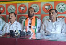 ‘ಪುತ್ತೂರಲ್ಲಿ 8 ಮಂದಿ ಕಾಂಗ್ರೆಸ್ ನಾಯಕರಿಗೆ ಅವಕಾಶ ಸಿಗಲಿಲ್ಲ, ಒಂಬತ್ತನೇ ವ್ಯಕ್ತಿಗೆ ಟಿಕೆಟ್ ಹೇಗೆ ಸಿಕ್ಕಿತು’ ? ದಯಾನಂದ ಶೆಟ್ಟಿ ಉಜಿರೆಮಾರು